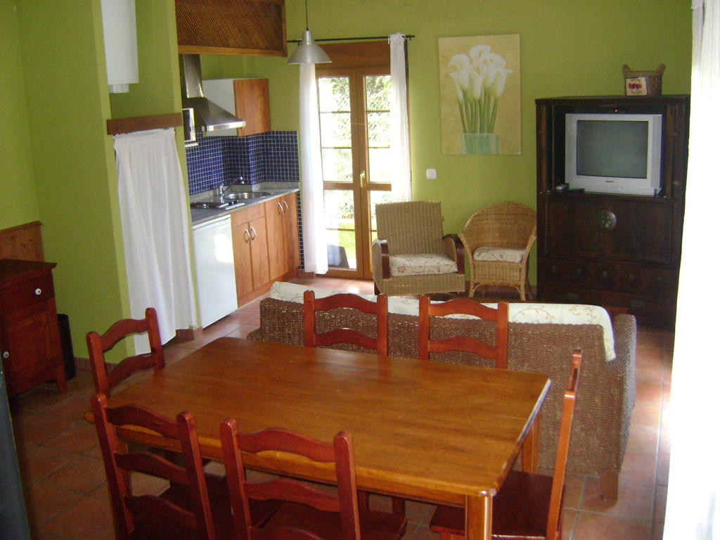 Apartamentos Dos Robles سومو الغرفة الصورة